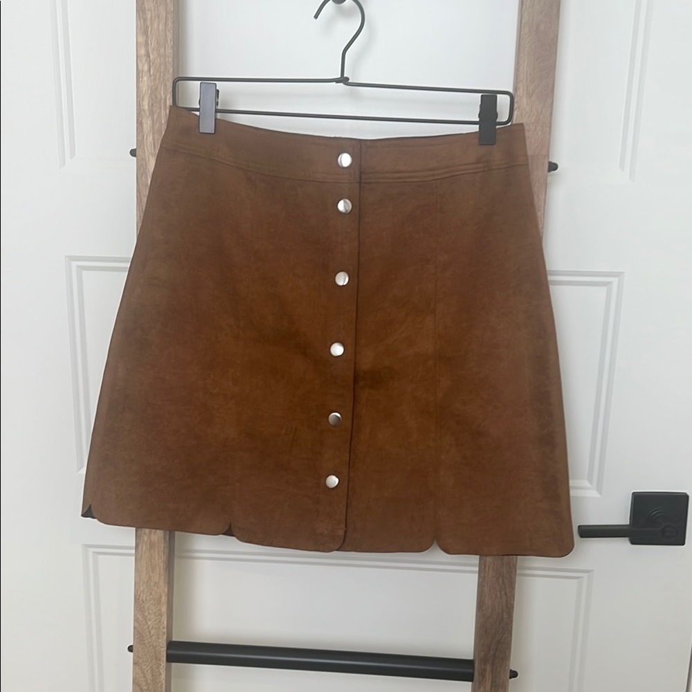 Flag & Anthem LUCIE FAUX SUEDE MINI

SKIRT

CAMEL / M